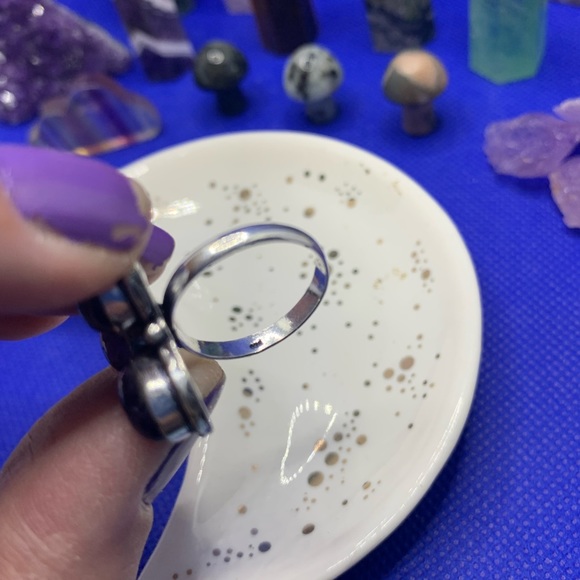 Stunning Amethyst Trio Ring, .925 Silver Plated, Size 7.25 - Picture 8 of 12